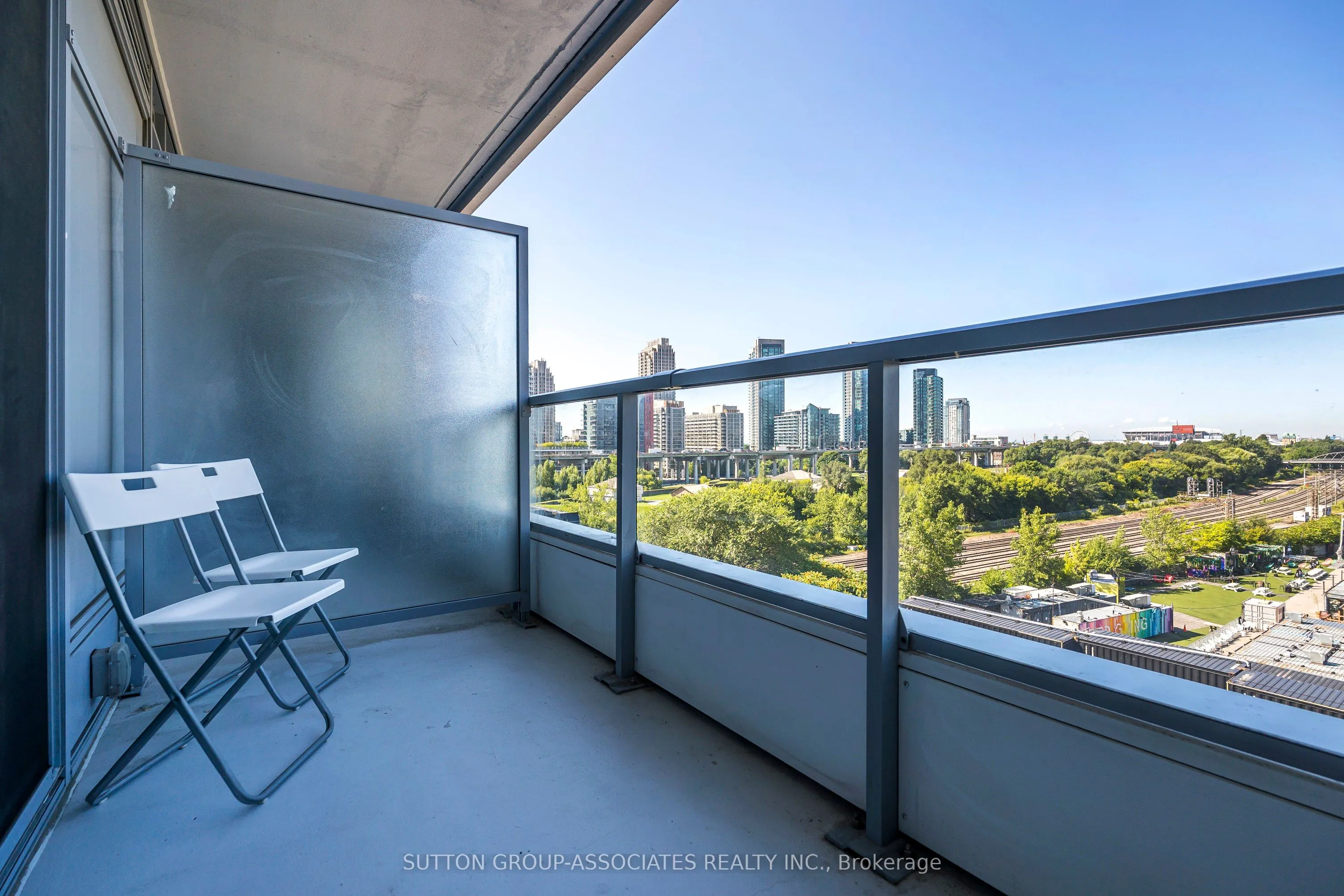 27 Bathurst Street, #508W