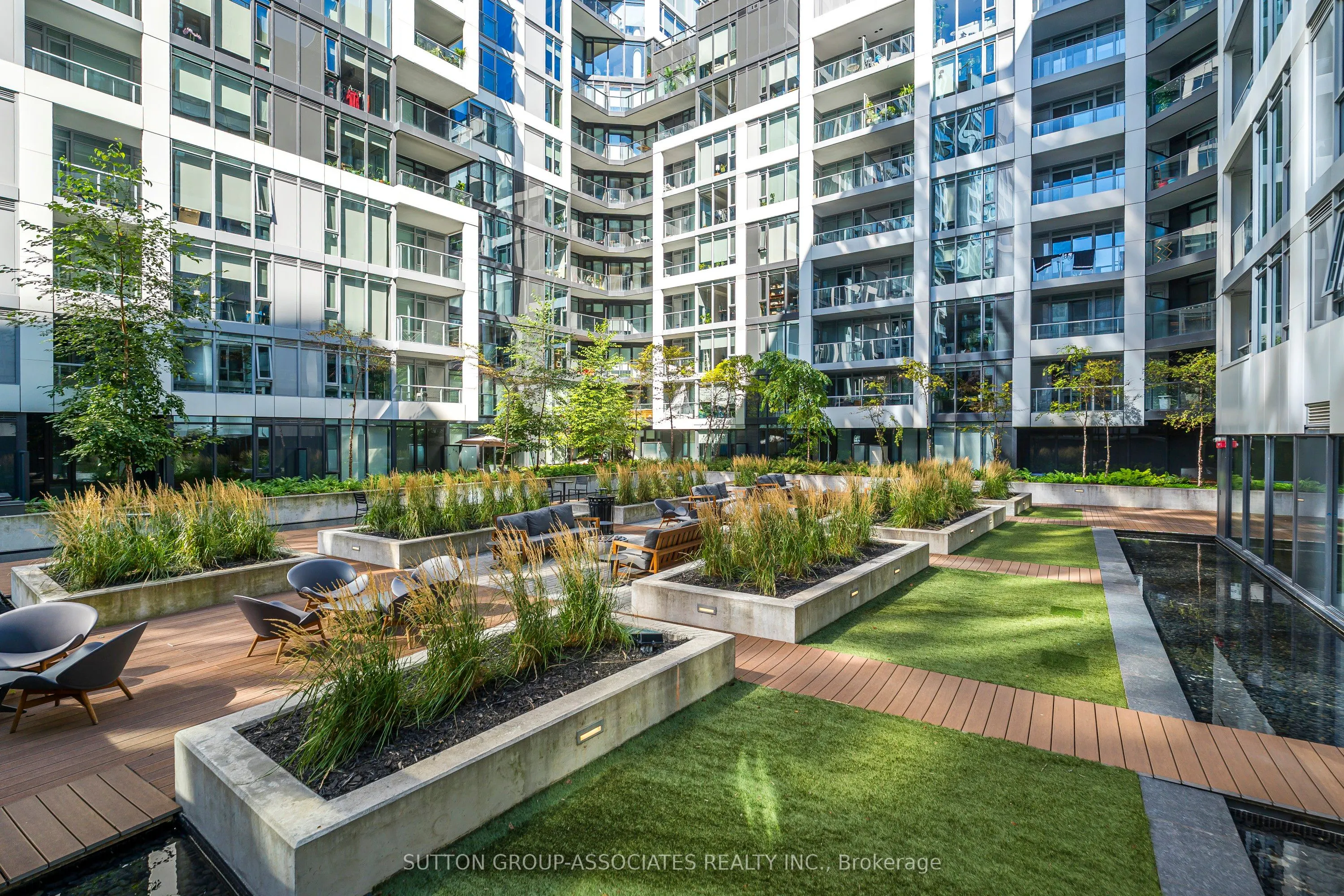 27 Bathurst Street, #508W