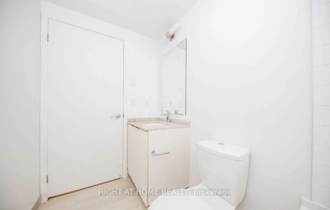 11 Wellesley Street W, #1112
