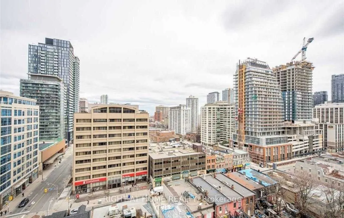 11 Wellesley Street W, #1112