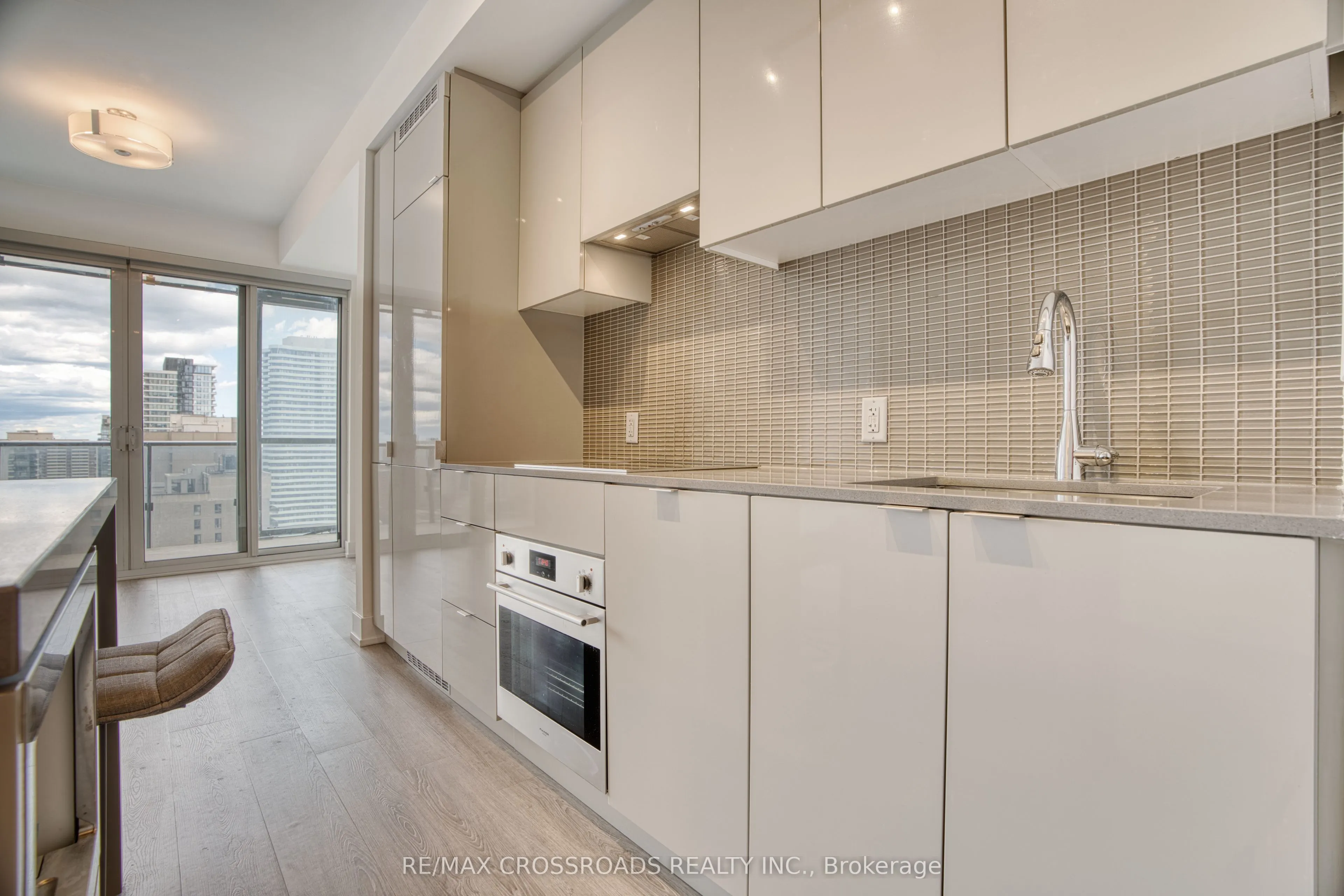 7 Grenville Street, #2906
