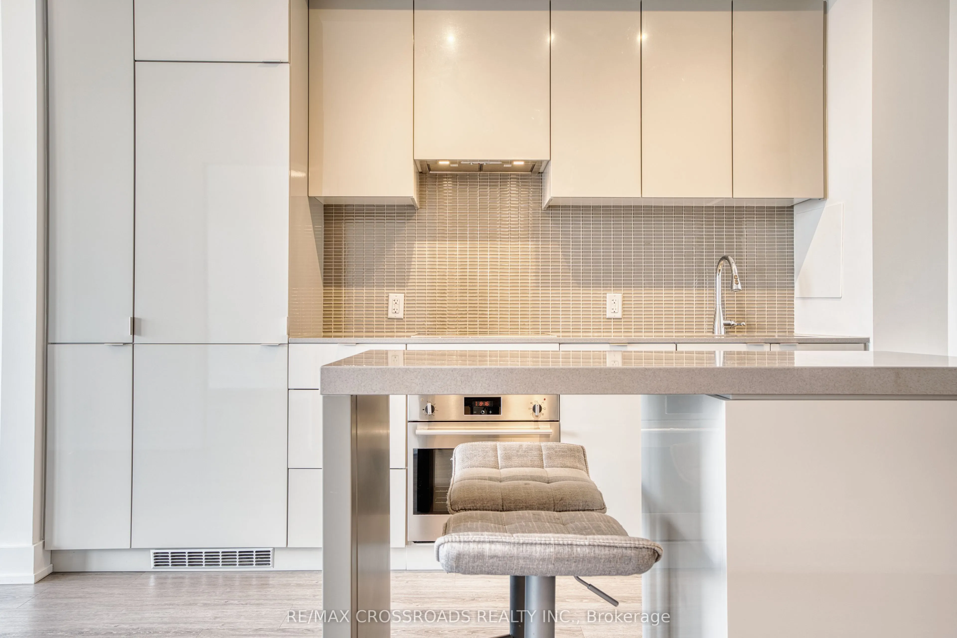 7 Grenville Street, #2906
