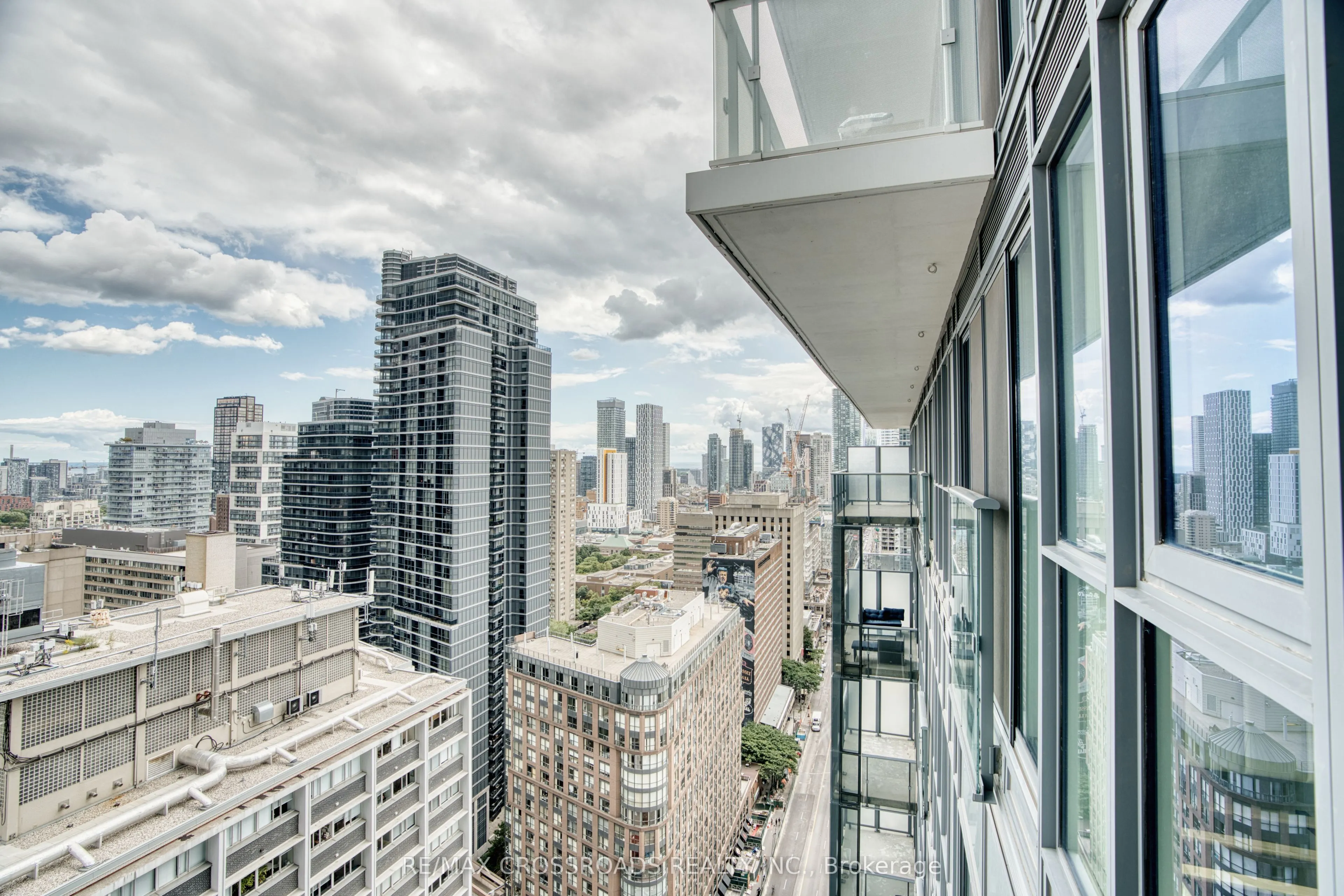7 Grenville Street, #2906