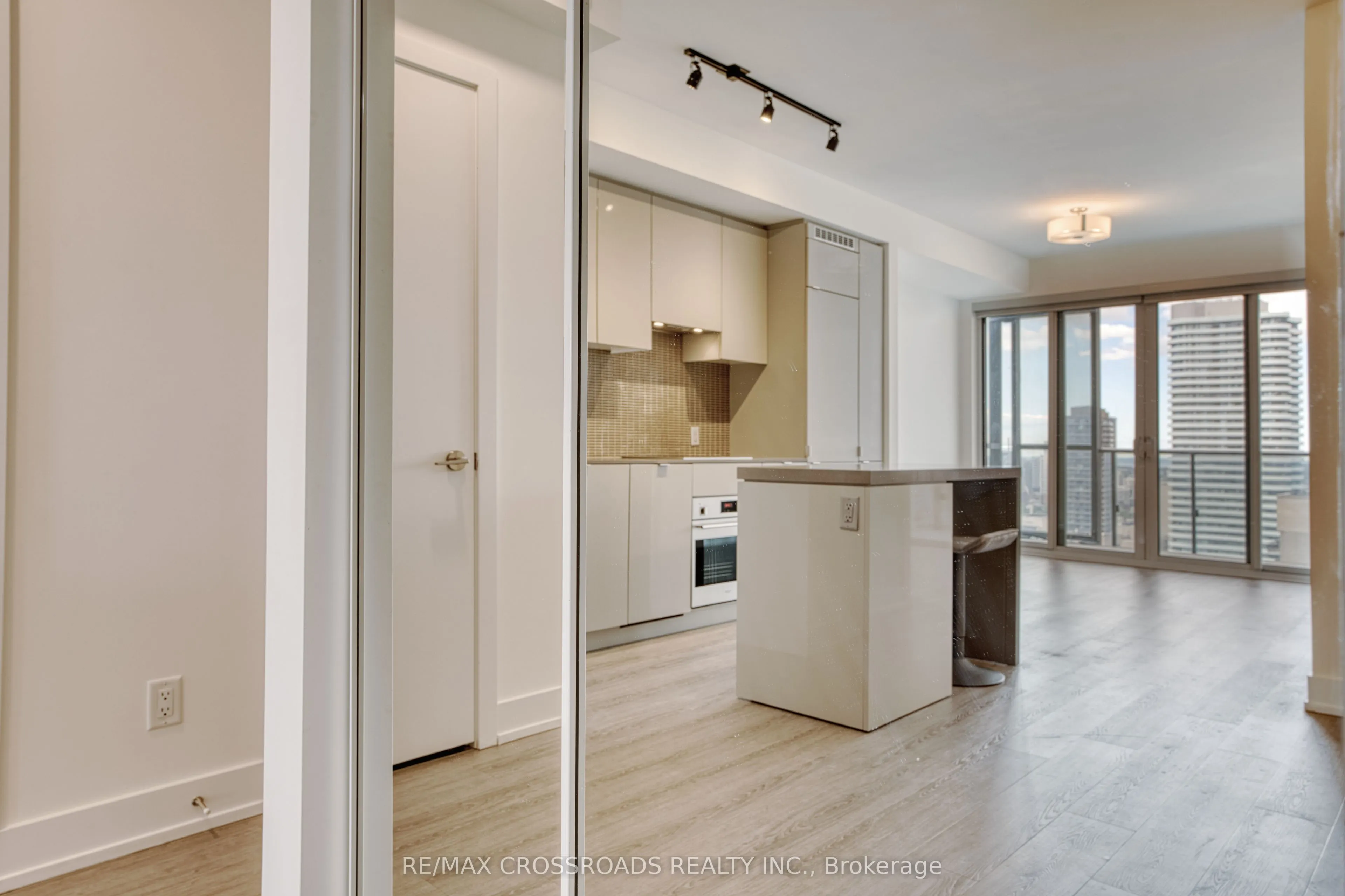 7 Grenville Street, #2906