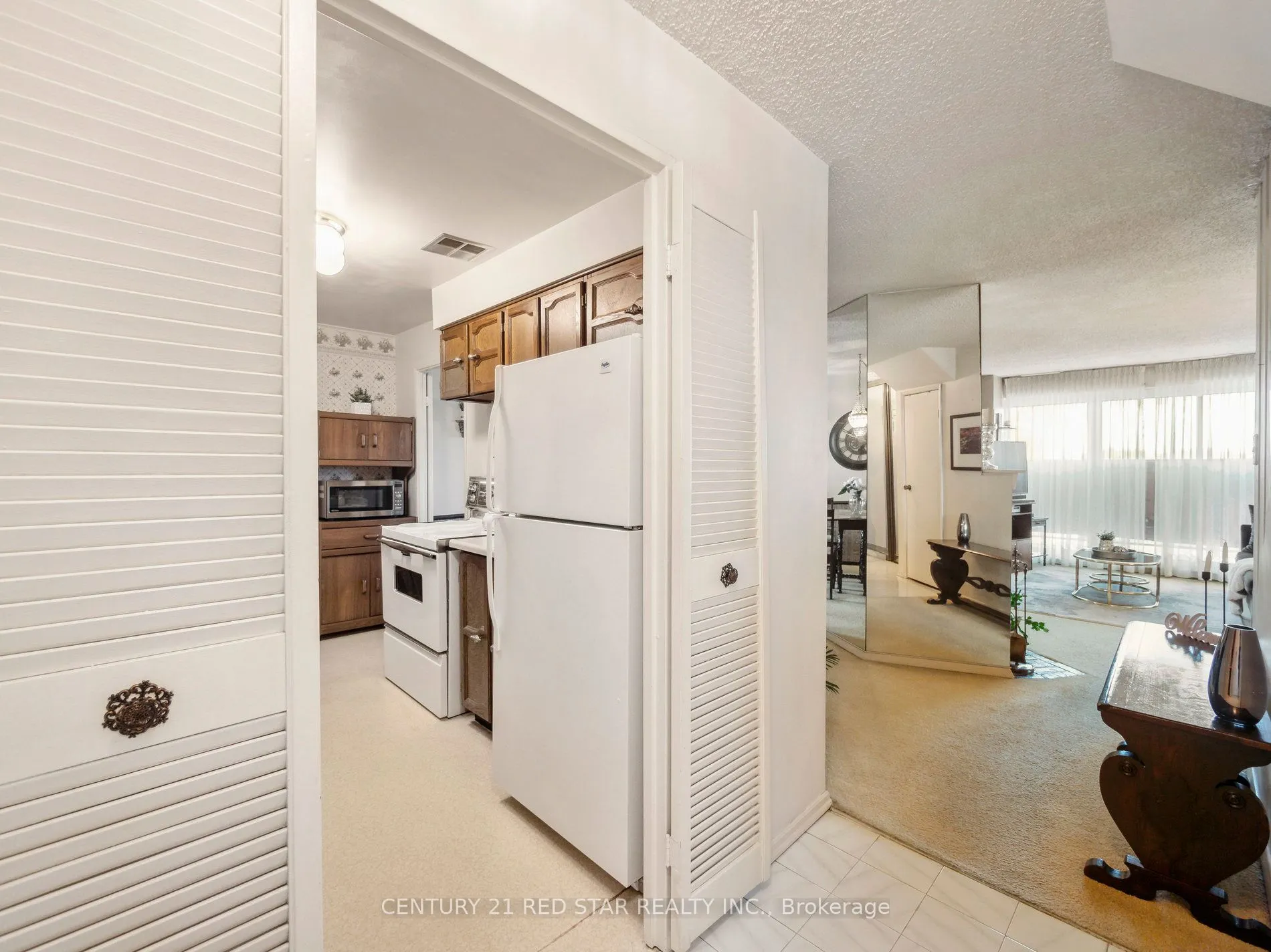 4001 Don Mills Road, #332
