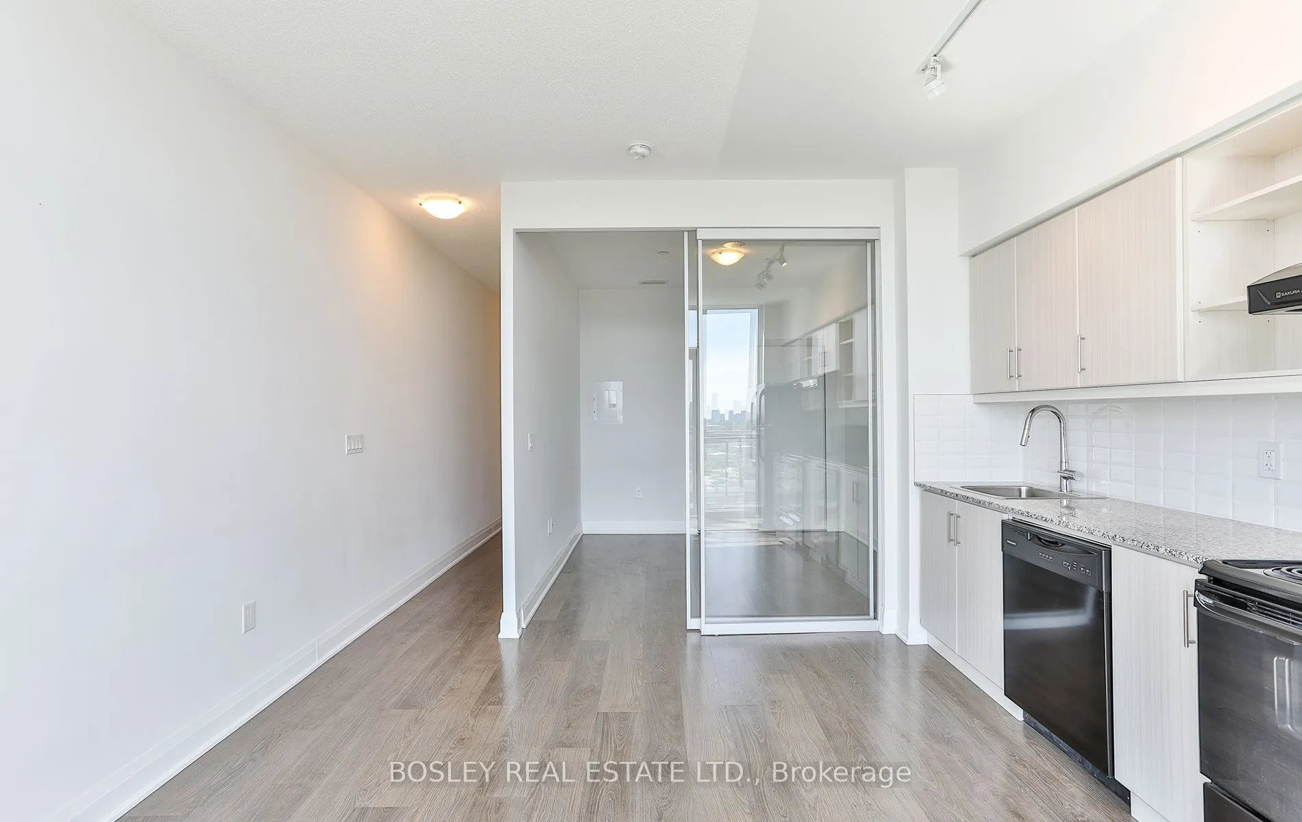 160 Vanderhoof Avenue, #PH08