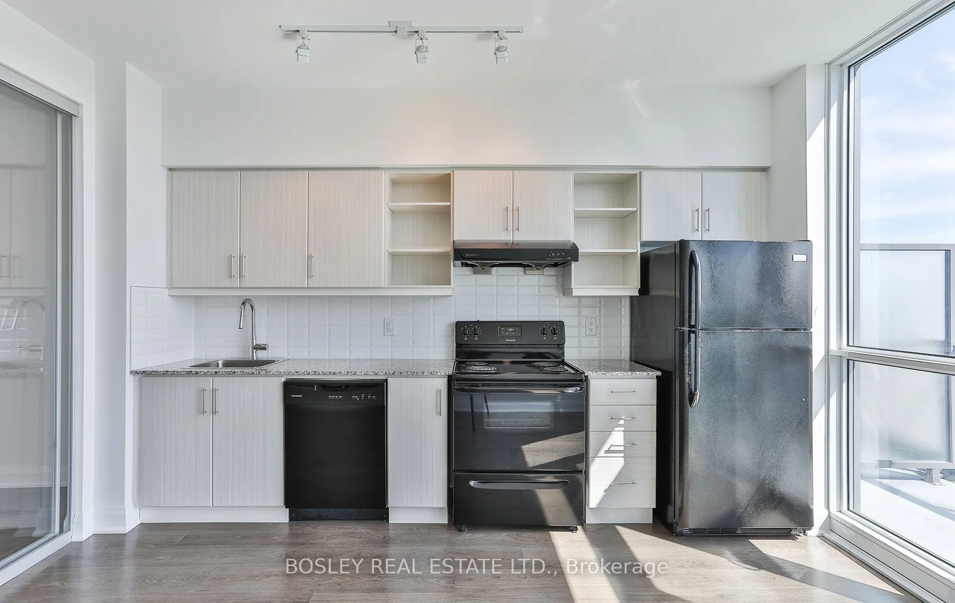 160 Vanderhoof Avenue, #PH08