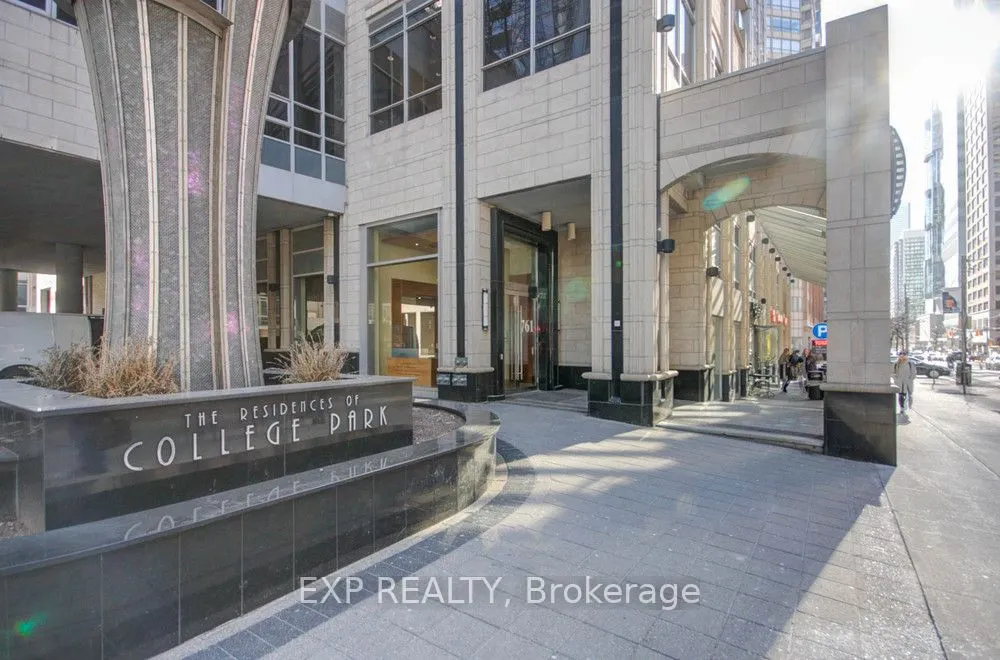 761 Bay Street, #809
