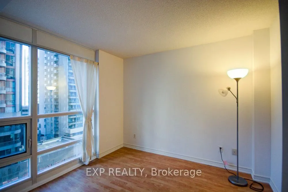761 Bay Street, #809