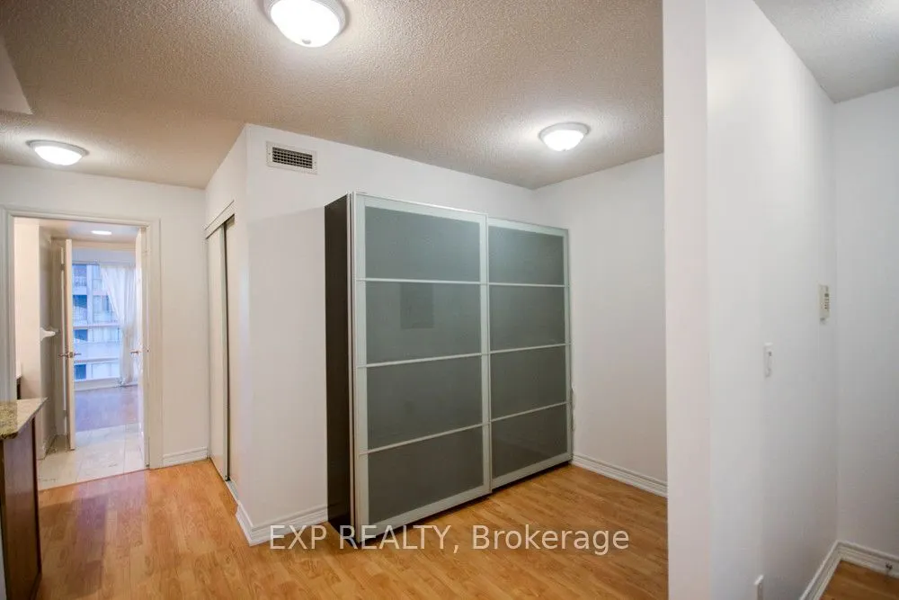 761 Bay Street, #809
