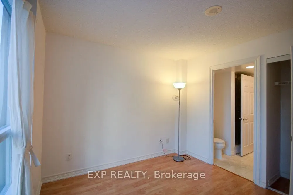 761 Bay Street, #809