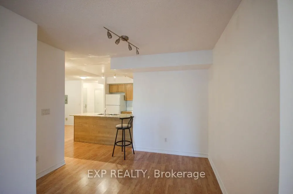 761 Bay Street, #809