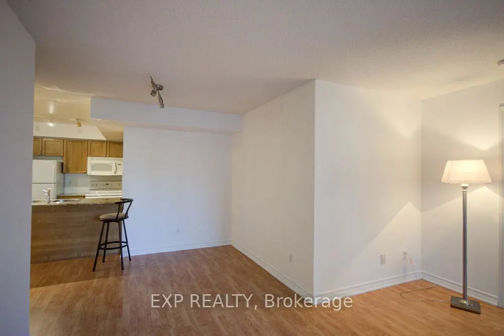 761 Bay Street, #809