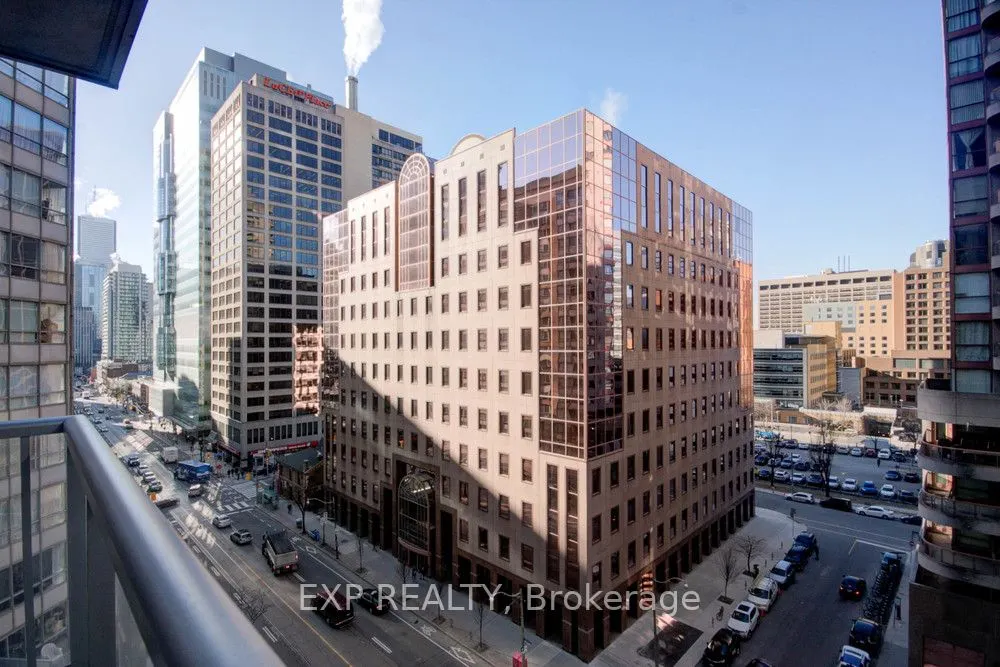 761 Bay Street, #809