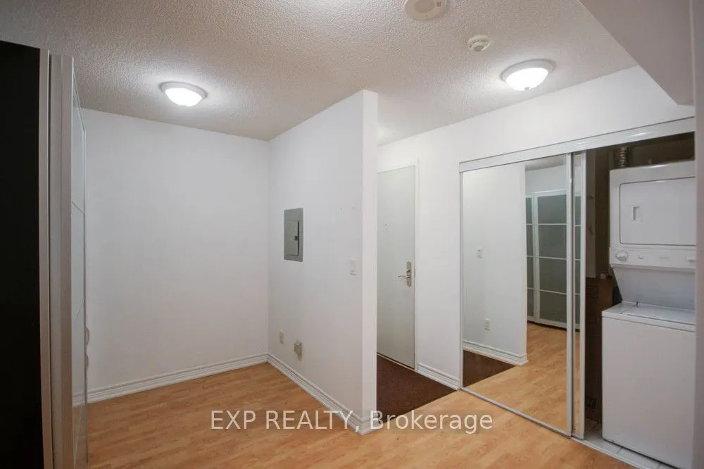 761 Bay Street, #809