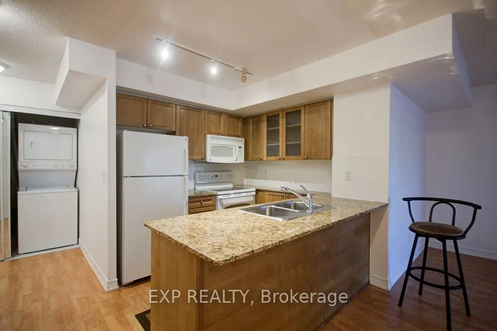 761 Bay Street, #809