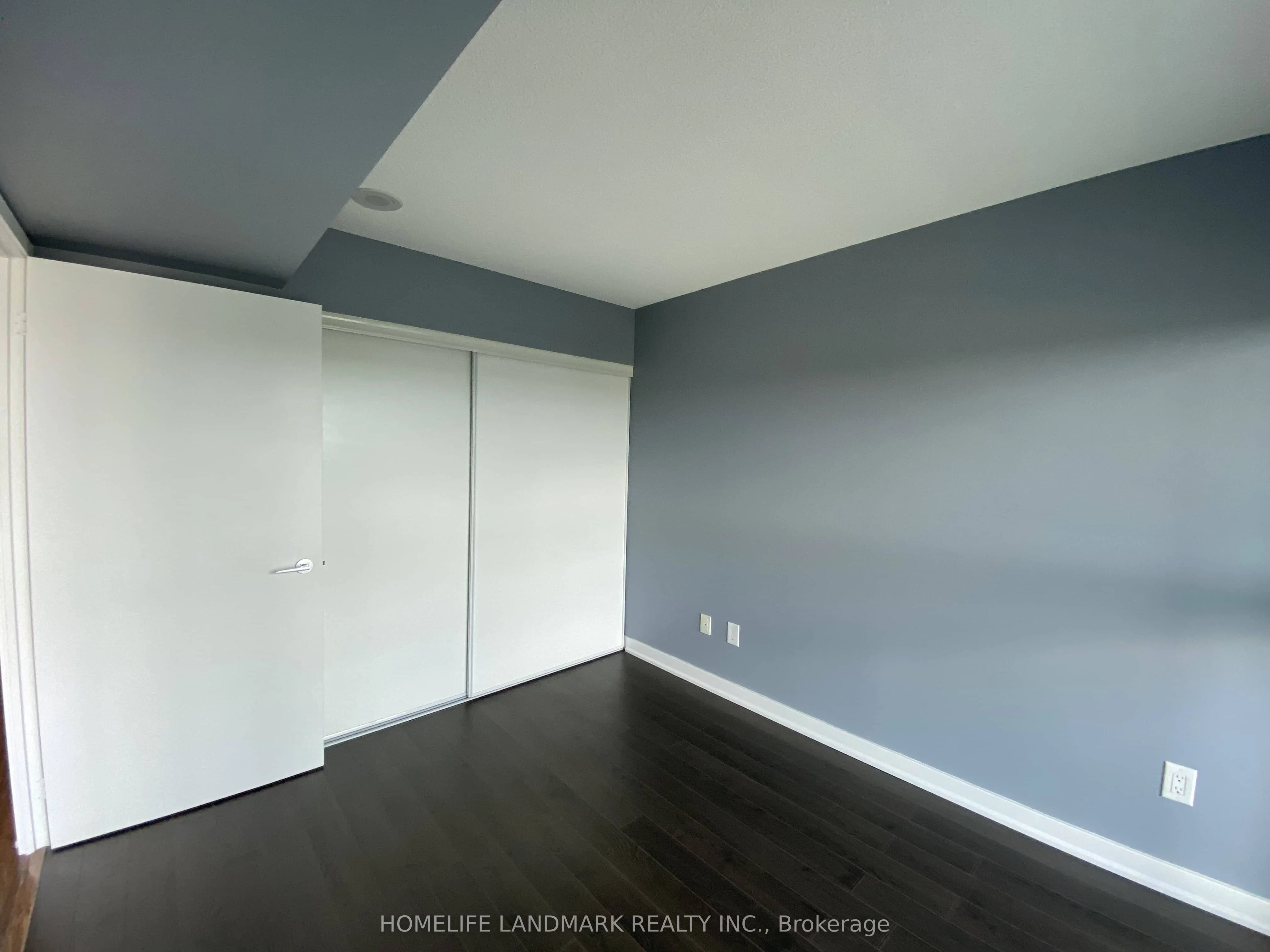 15 Singer Court, #1107