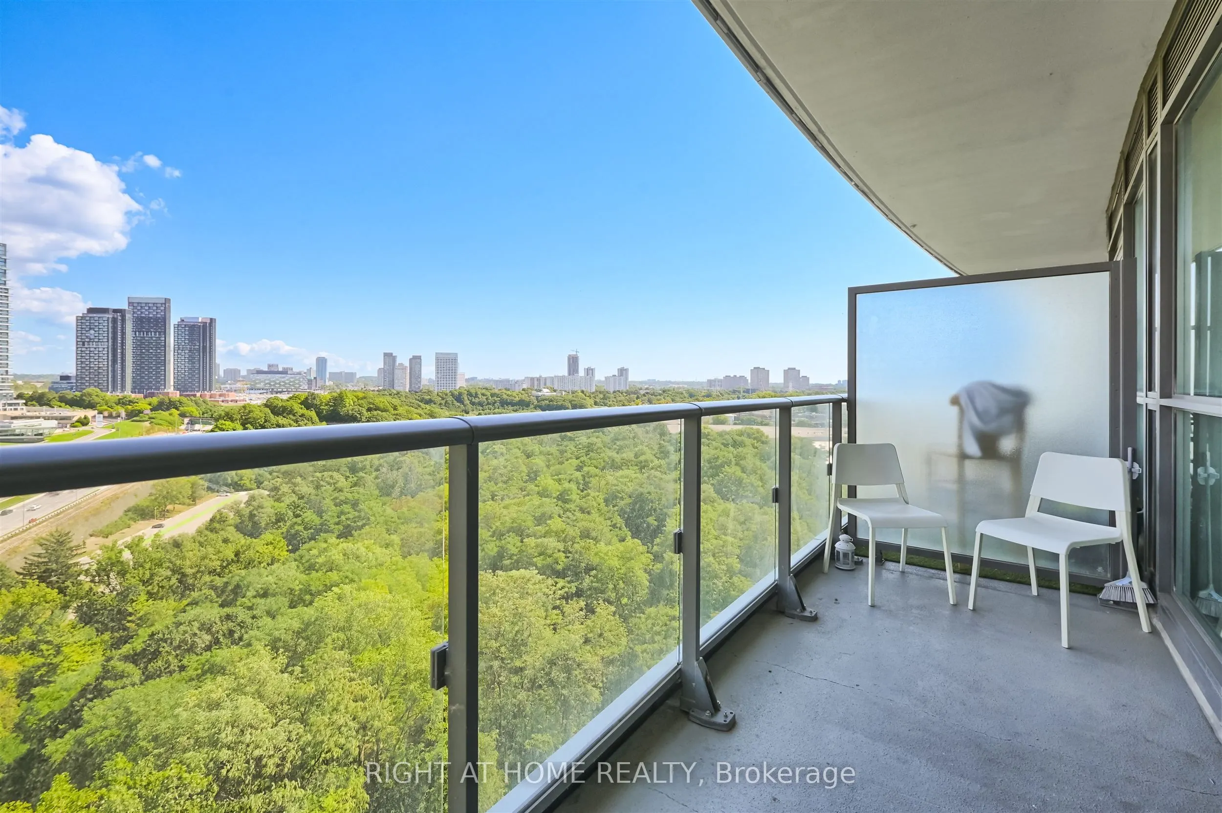 160 Vanderhoof Avenue, #1018