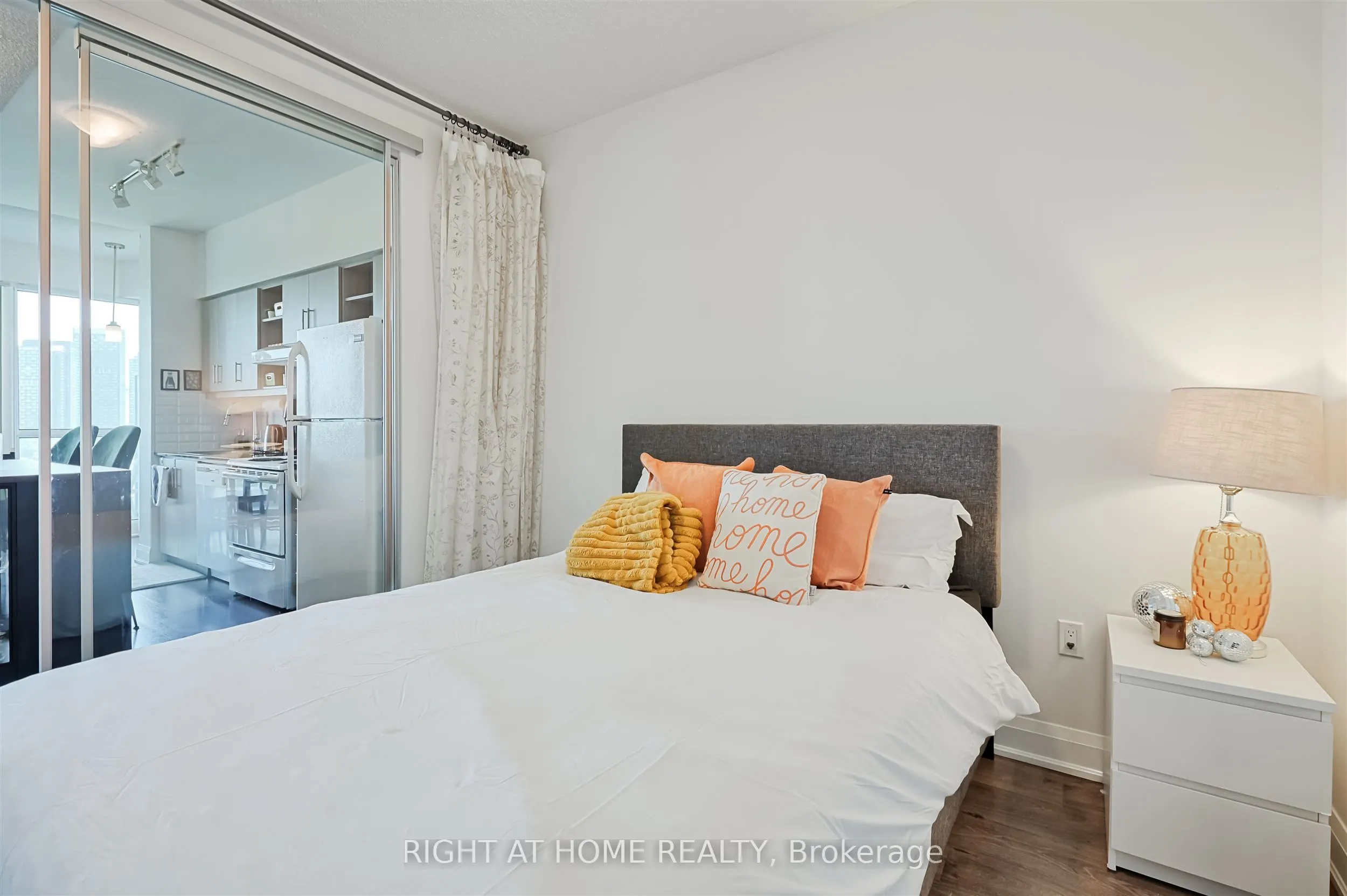 160 Vanderhoof Avenue, #1018