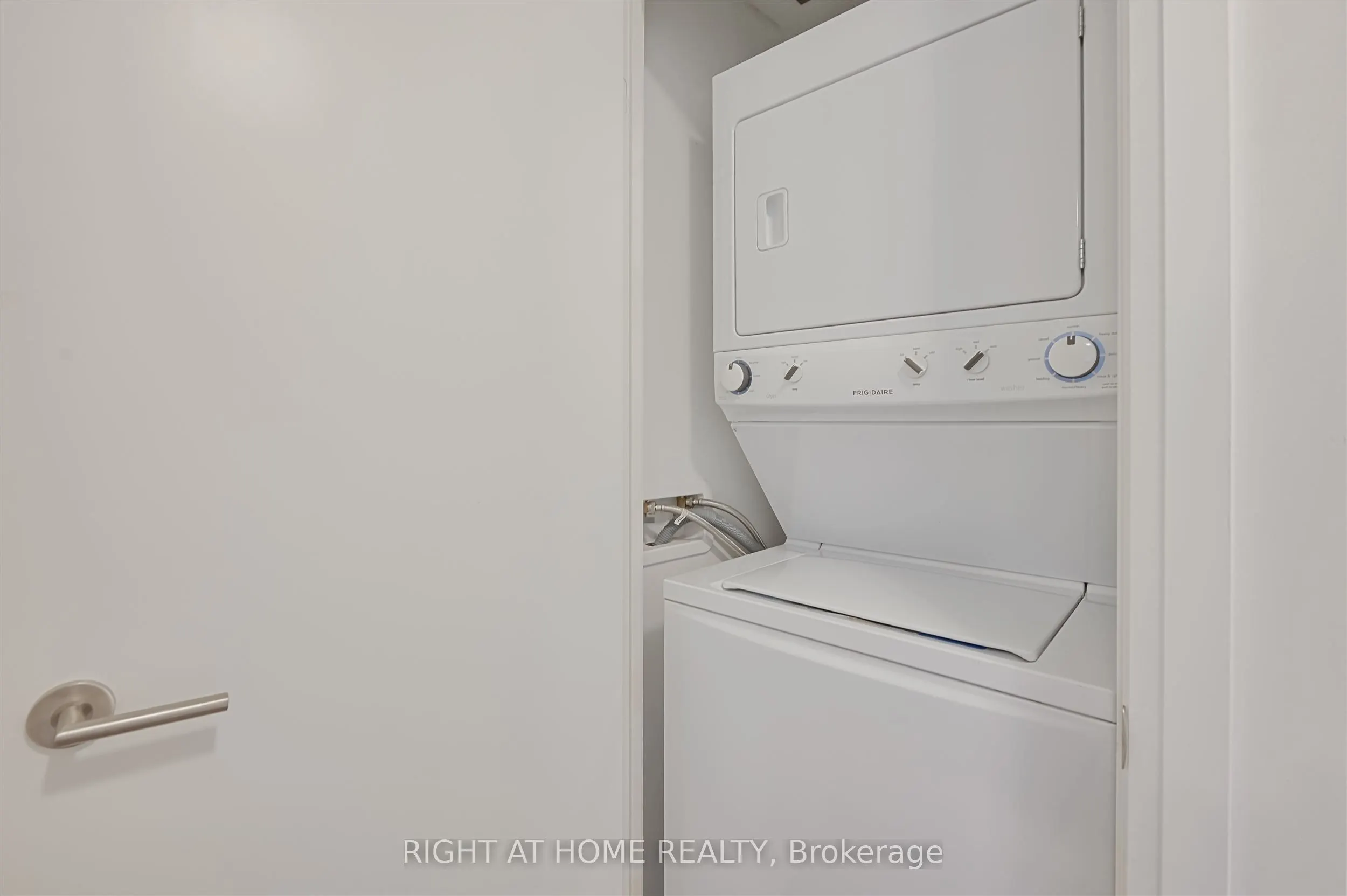 160 Vanderhoof Avenue, #1018