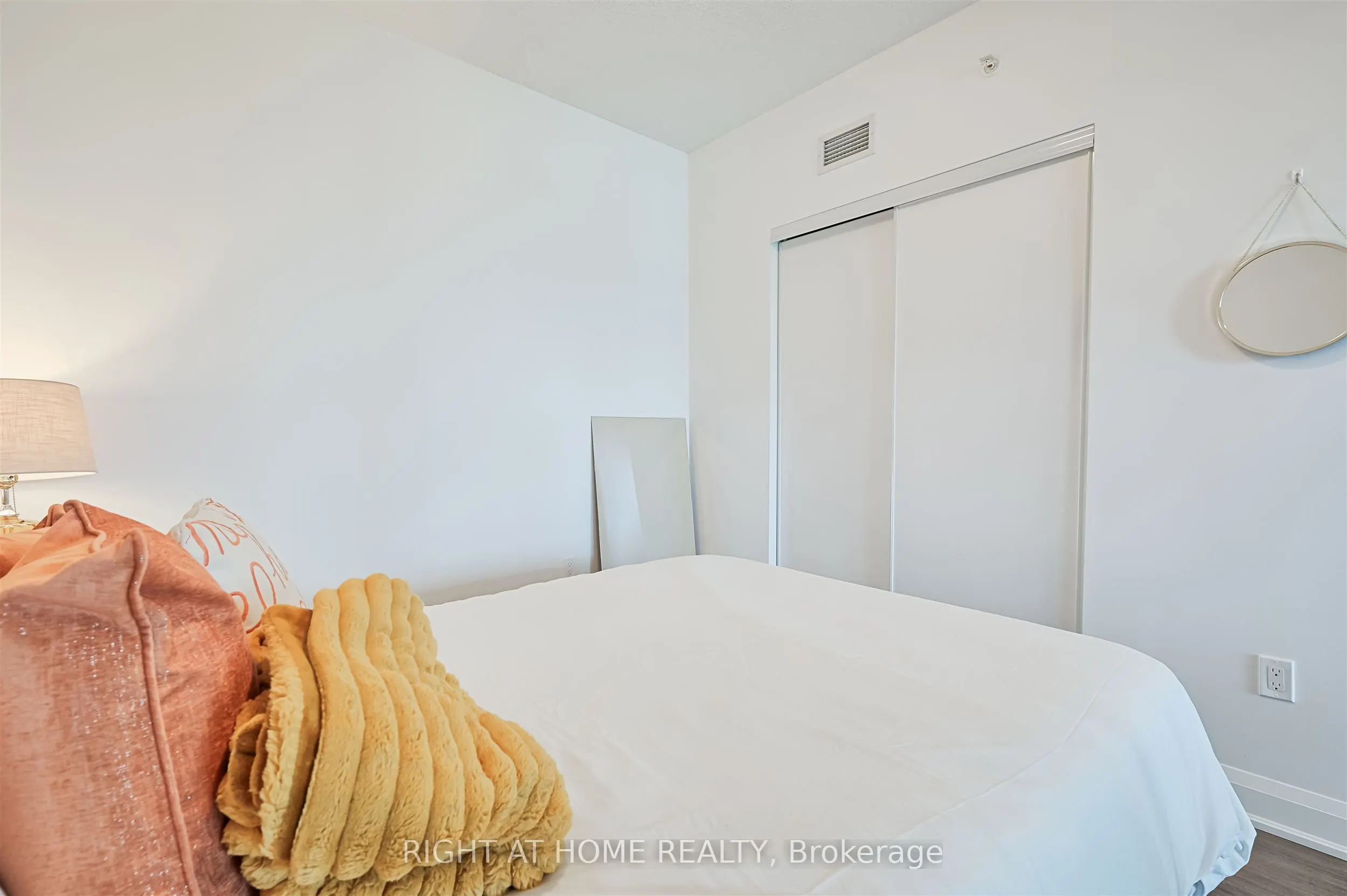 160 Vanderhoof Avenue, #1018