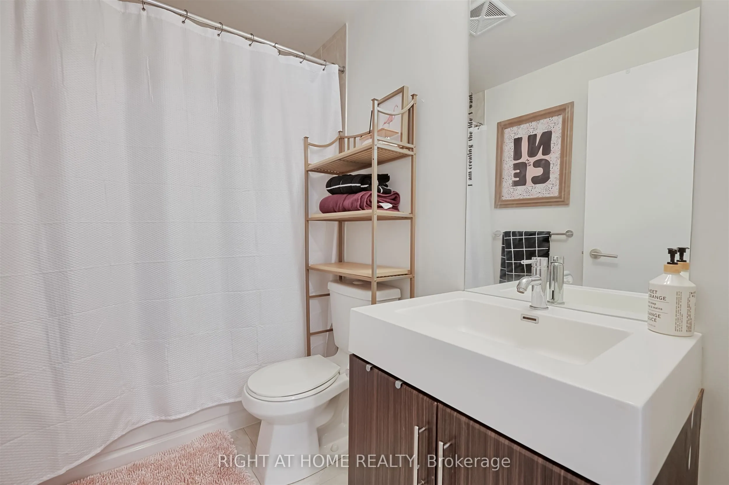 160 Vanderhoof Avenue, #1018