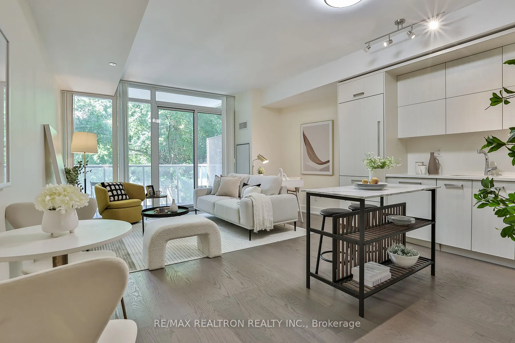 3018 Yonge Street, ##204