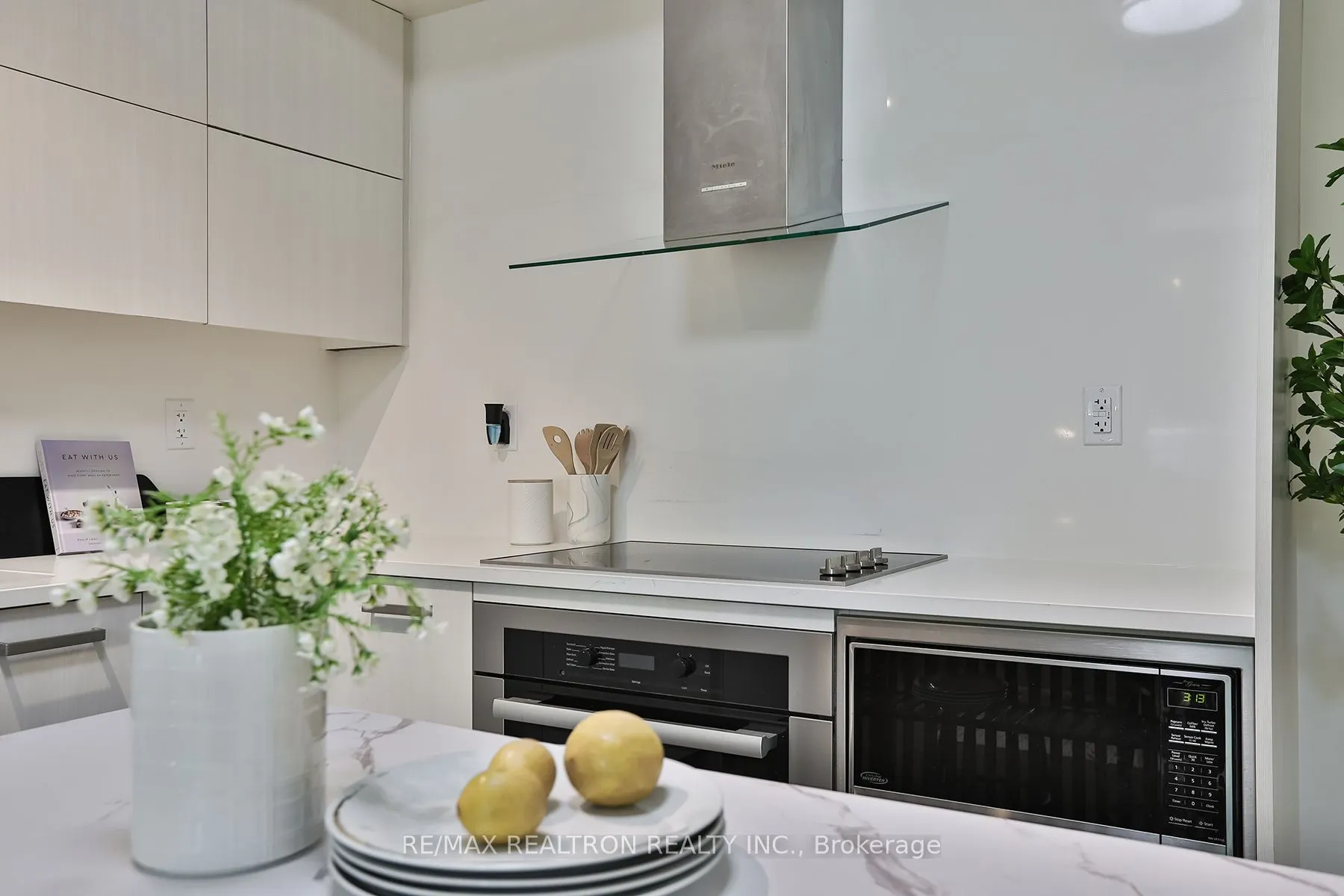 3018 Yonge Street, ##204
