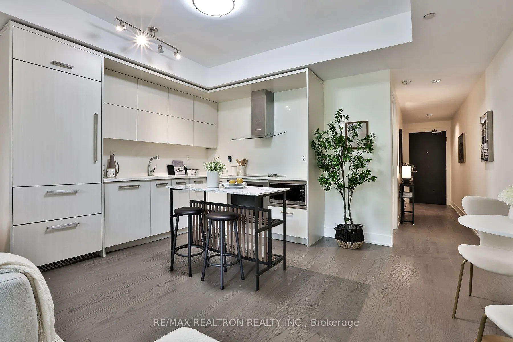 3018 Yonge Street, ##204