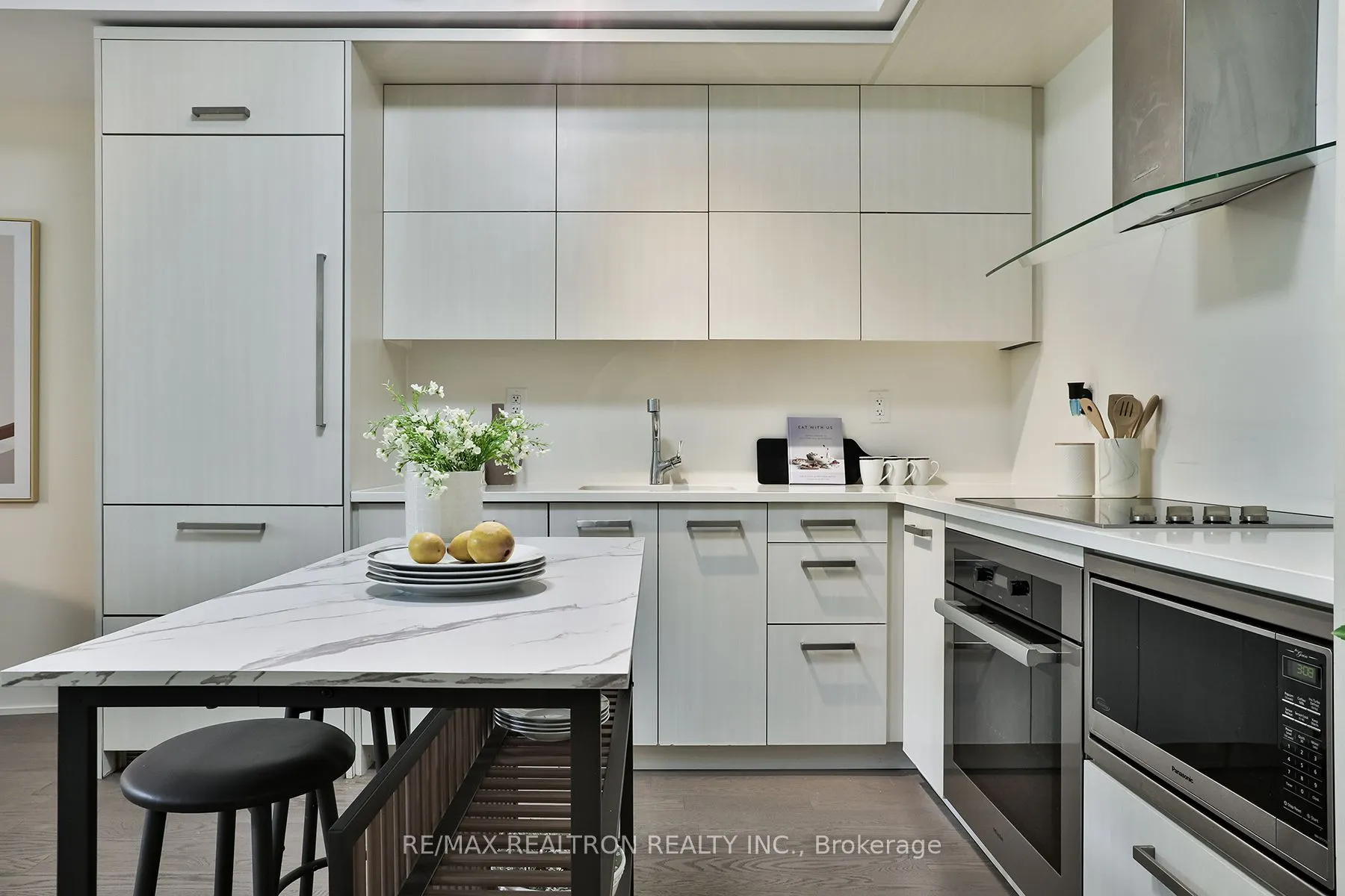 3018 Yonge Street, ##204