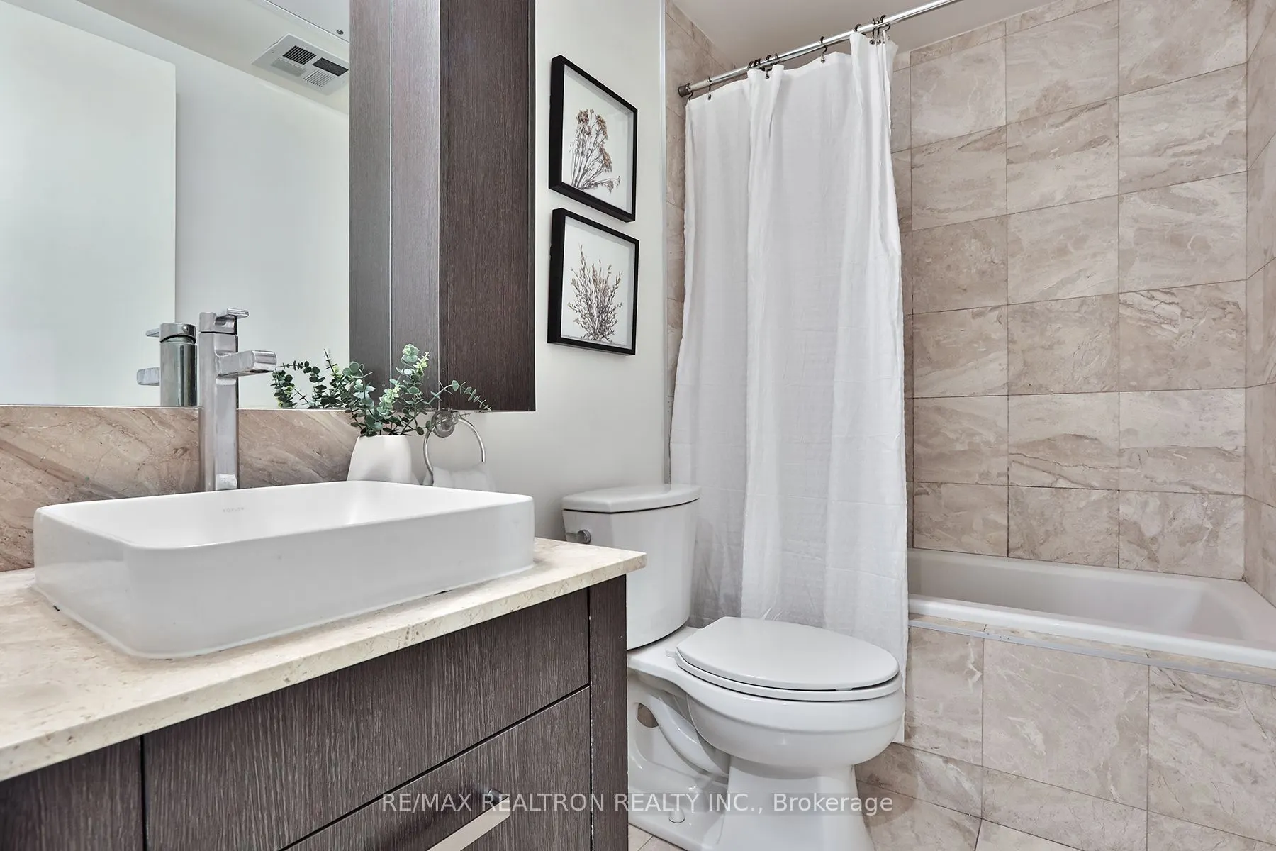 3018 Yonge Street, ##204