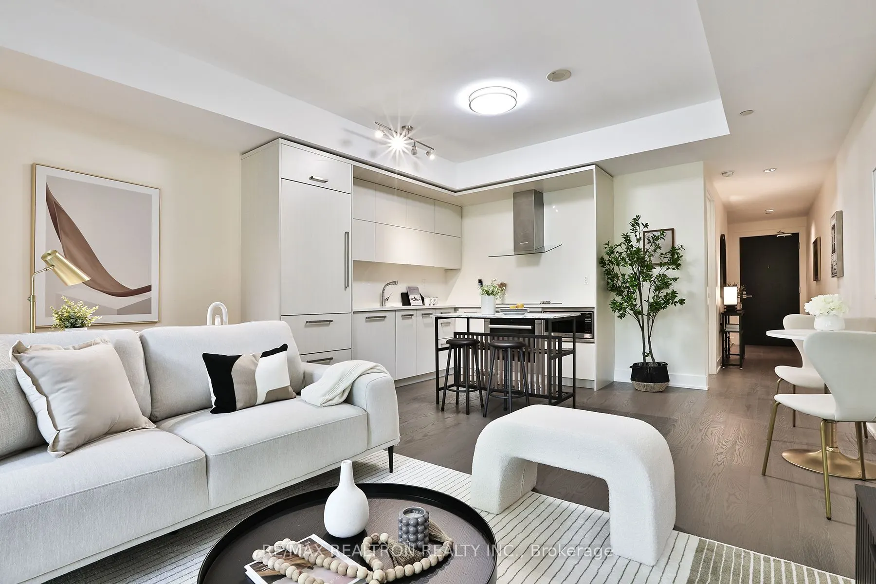 3018 Yonge Street, ##204