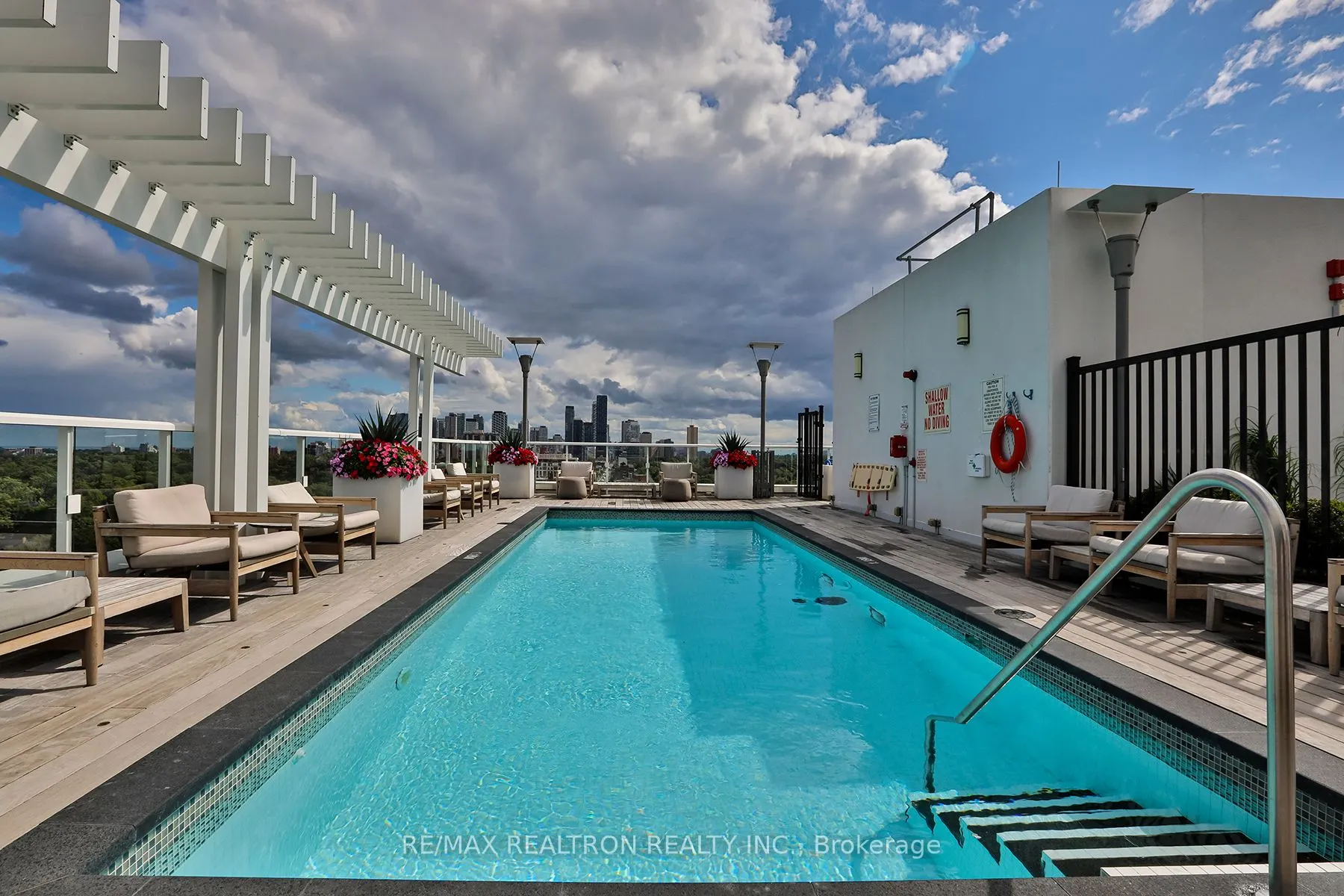 3018 Yonge Street, ##204