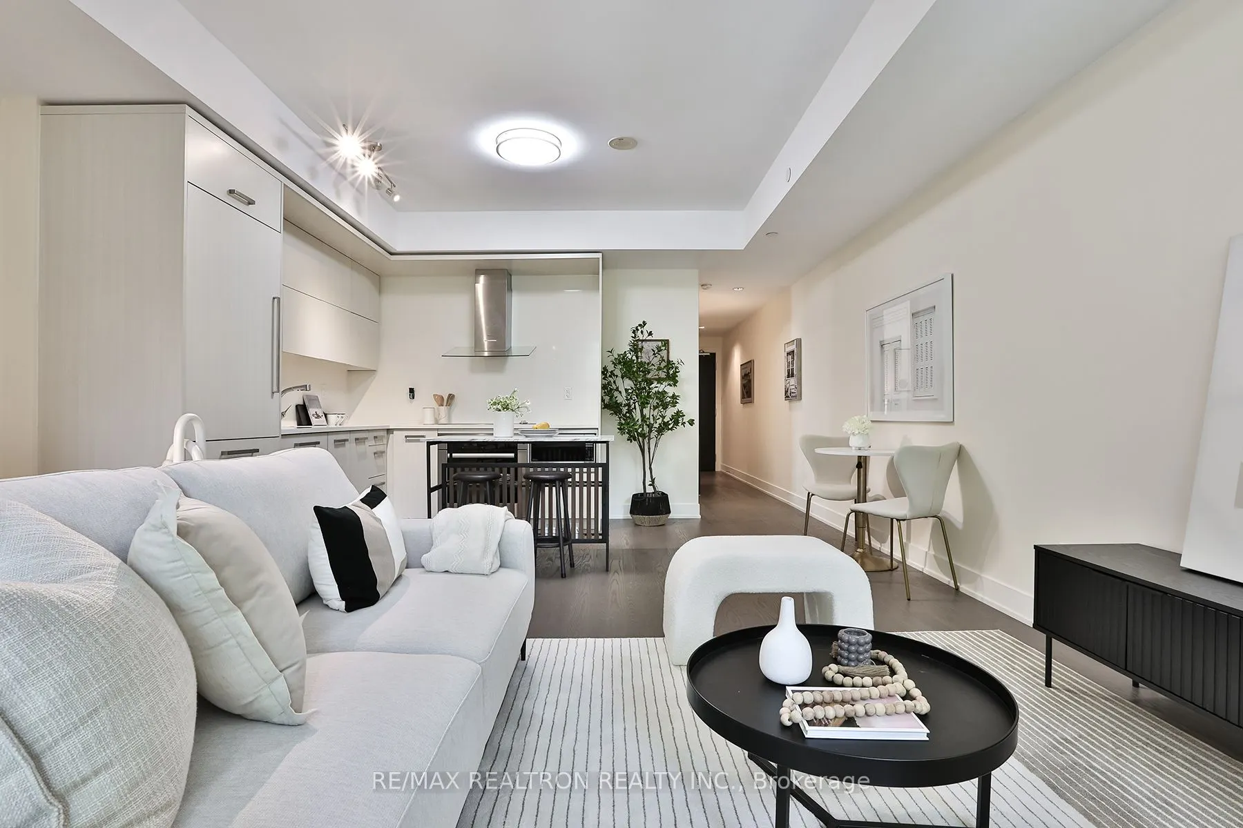 3018 Yonge Street, ##204