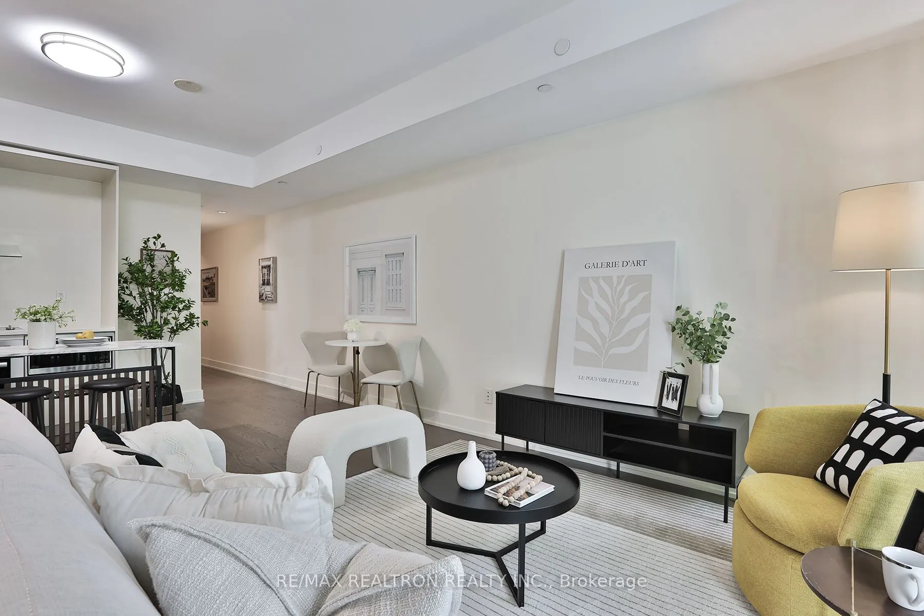 3018 Yonge Street, ##204