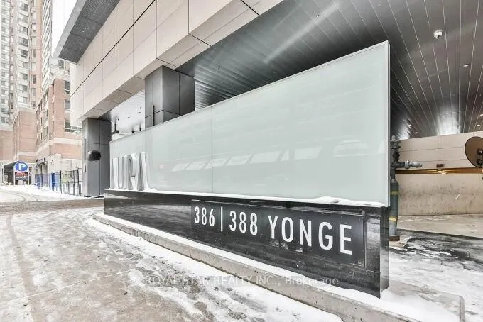 386 Yonge Street, #5704
