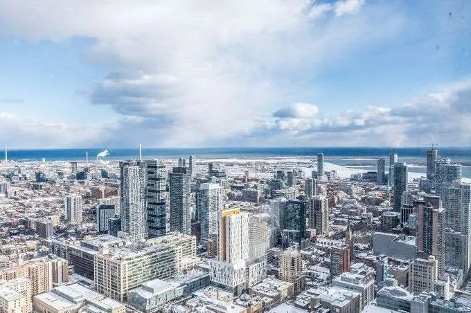 386 Yonge Street, #5704