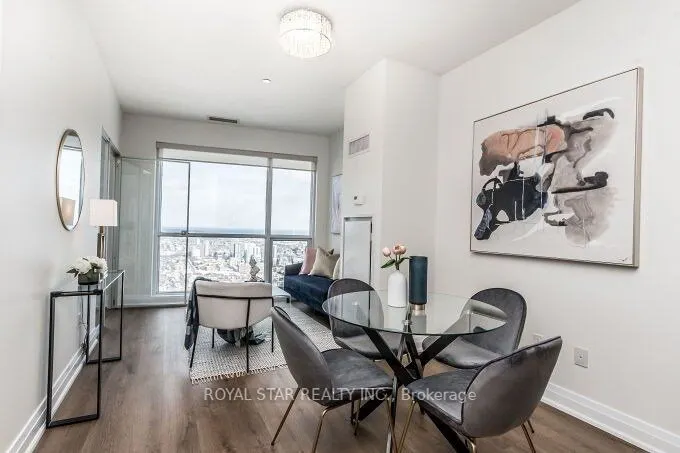 386 Yonge Street, #5704