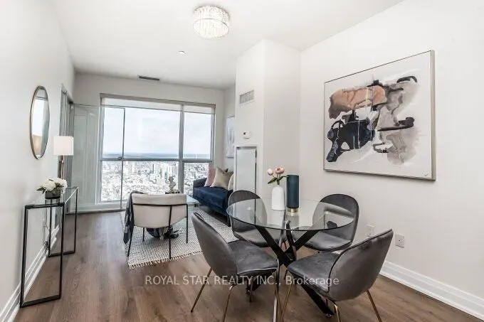 386 Yonge Street, #5704