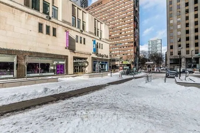 386 Yonge Street, #5704
