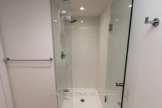 386 Yonge Street, #5704