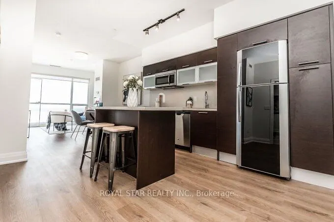 386 Yonge Street, #5704