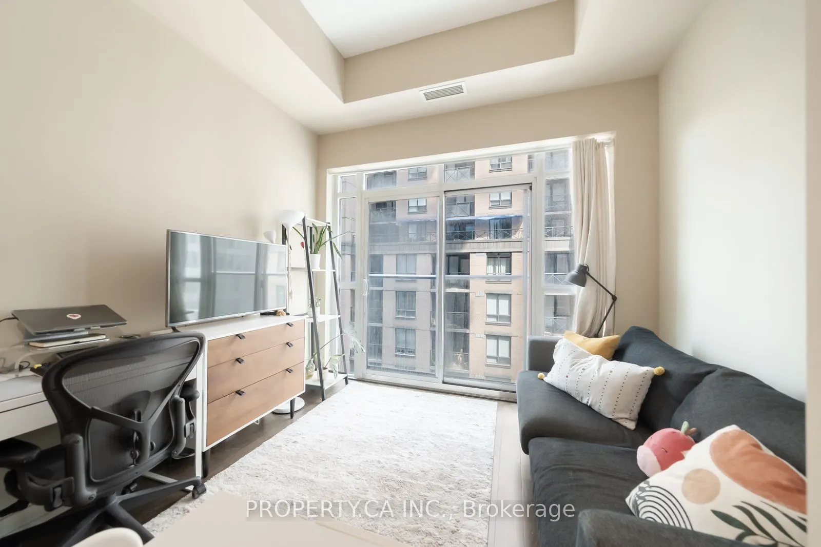 126 Simcoe Street, #708