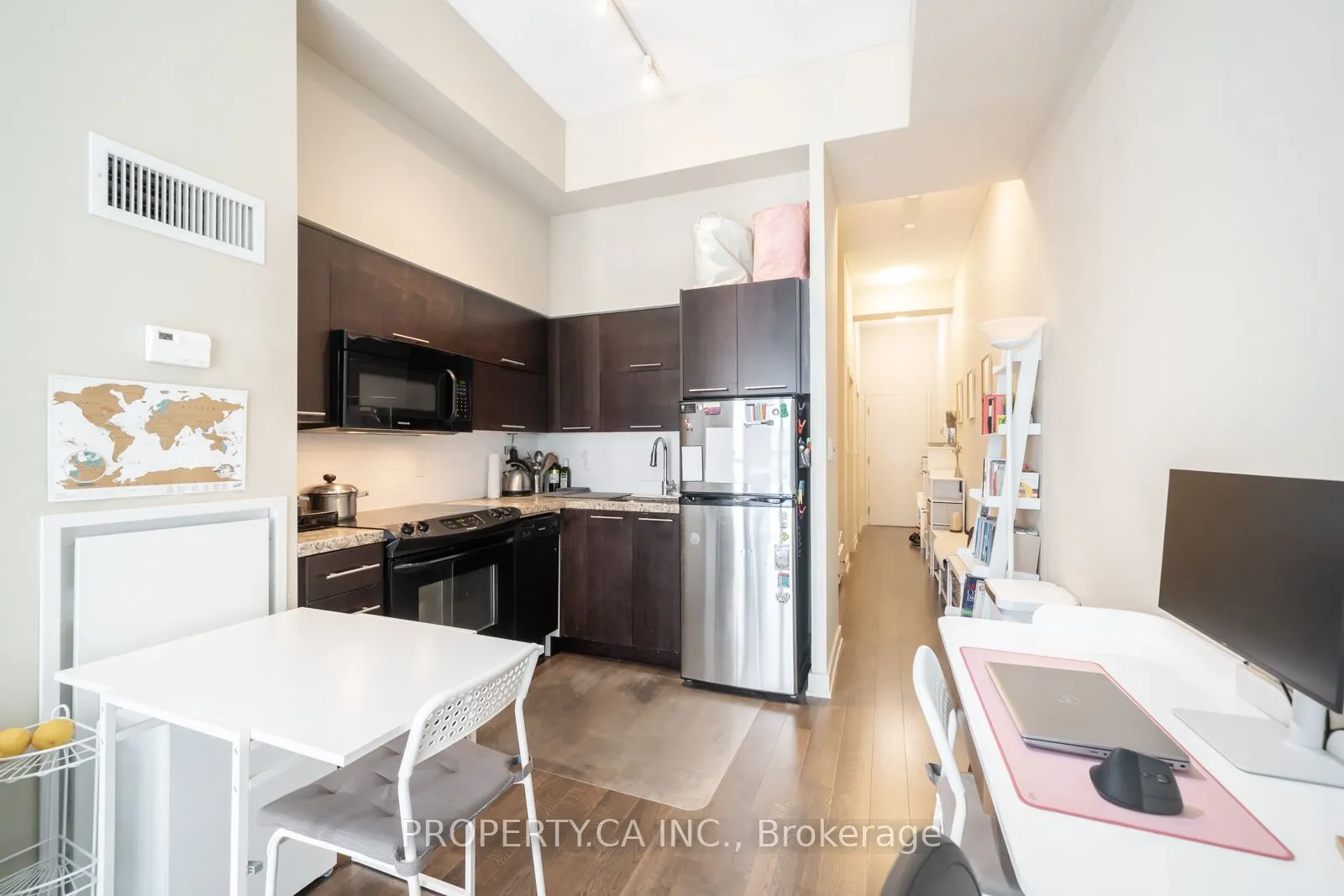 126 Simcoe Street, #708