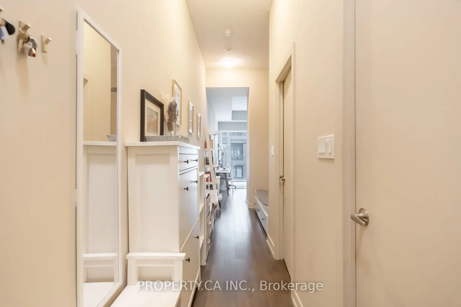 126 Simcoe Street, #708