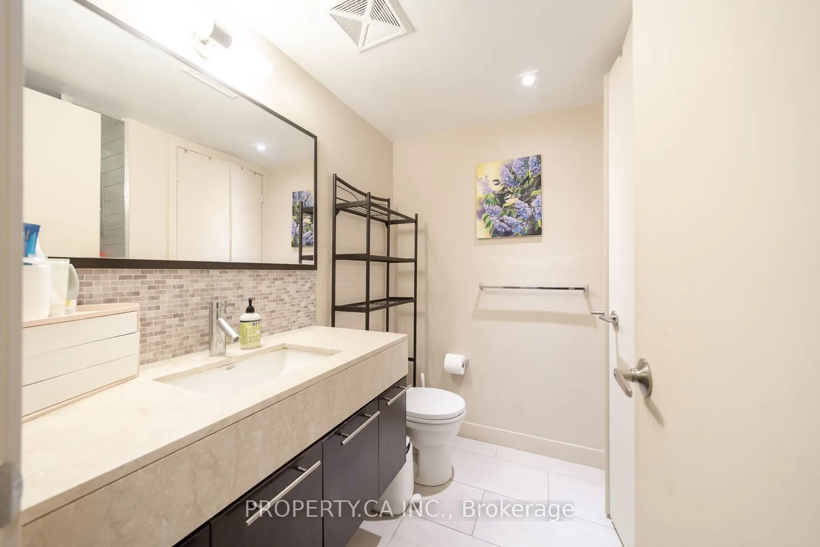 126 Simcoe Street, #708