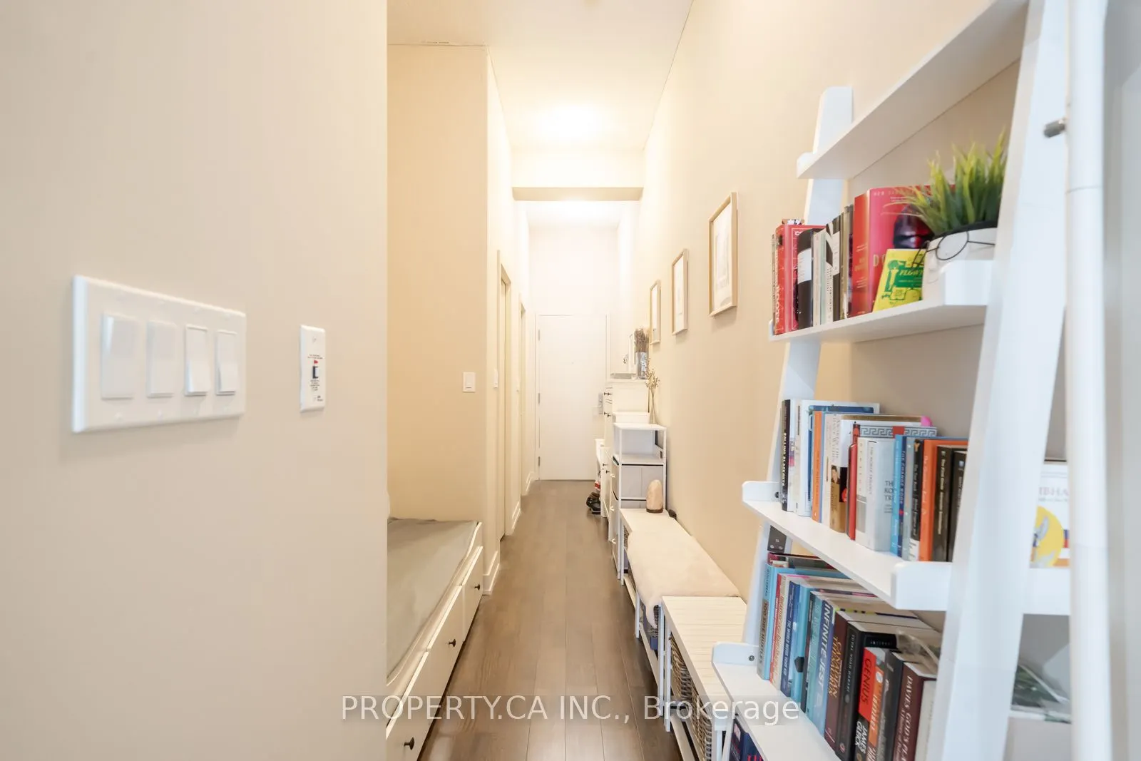 126 Simcoe Street, #708