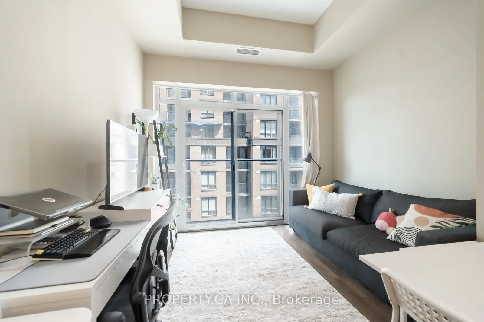 126 Simcoe Street, #708