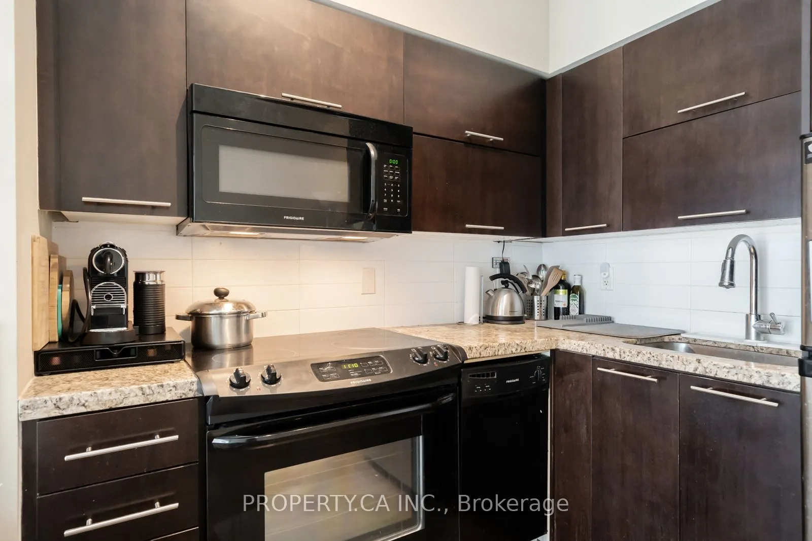126 Simcoe Street, #708