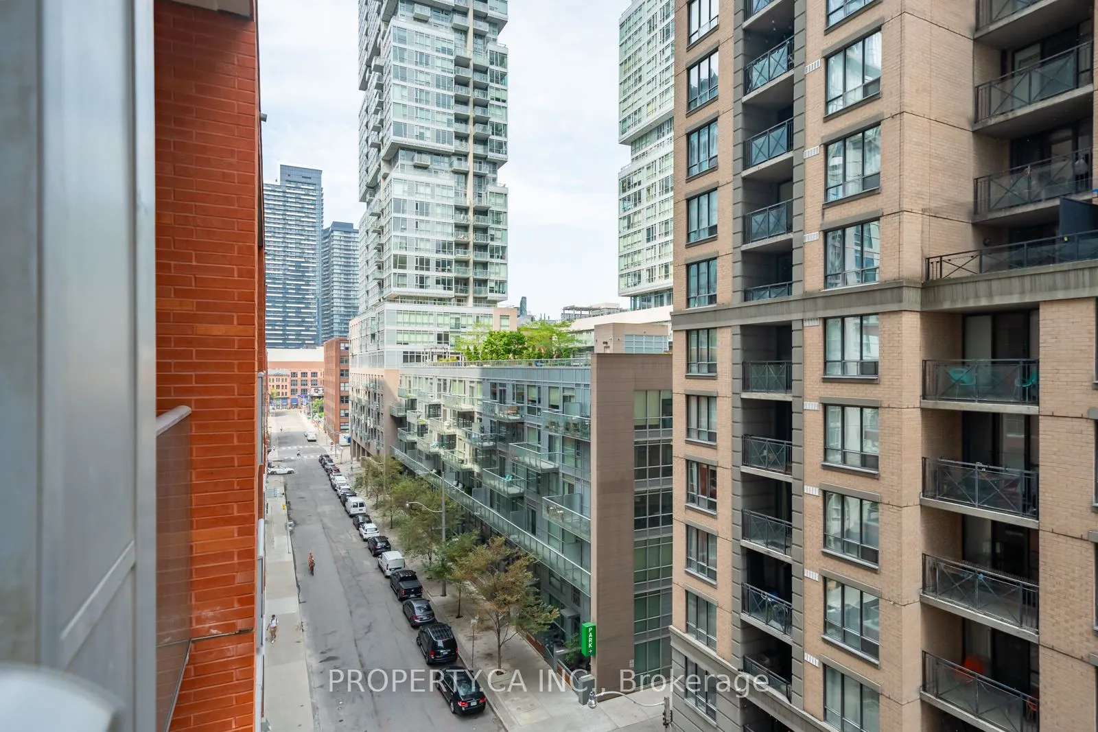 126 Simcoe Street, #708